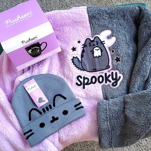 BRAND NEW! Pusheen Box Exclusives Halloween 2023 - Hoodie, Beanie and Mug